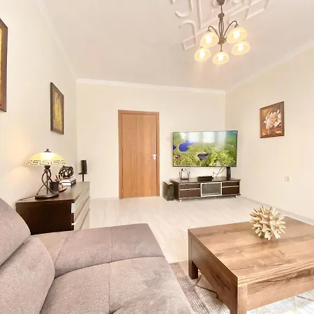 Апартамент Great 2bdr In The Centre For 6 Guests Стара Загора